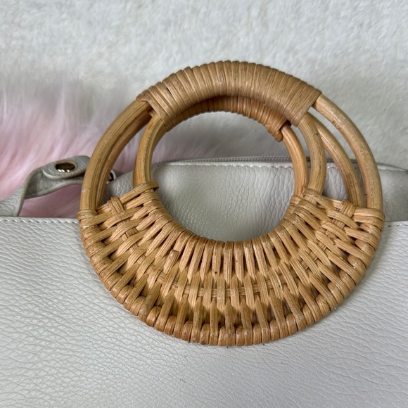 Antik Kraft White and Tan Shoulder Bag with Wicker Handle - Picture 6 of 12